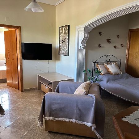 Nenita Gavrilis Apartments מראה חיצוני תמונה