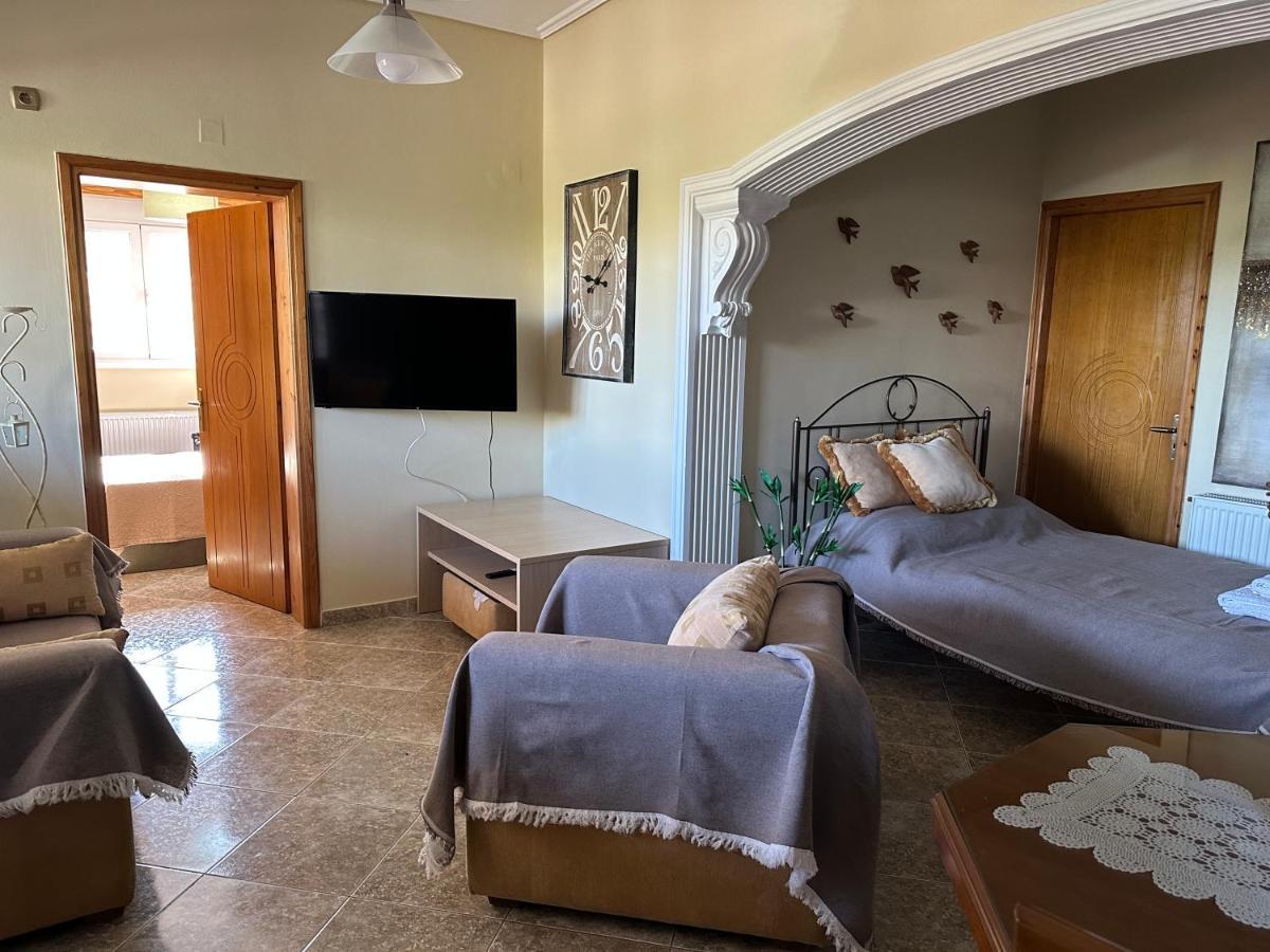 Nenita Gavrilis Apartments מראה חיצוני תמונה